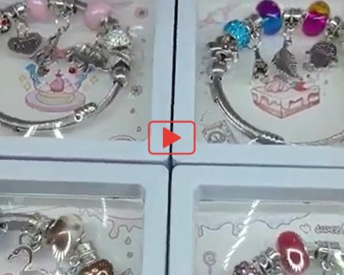 ハンドメイドブレスレット